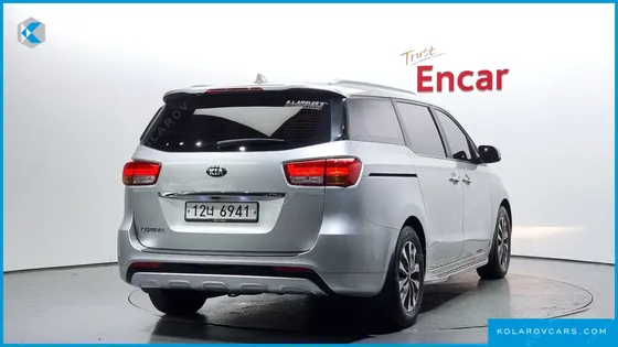 KIA CARNIVAL 9-SEATER LUXURY