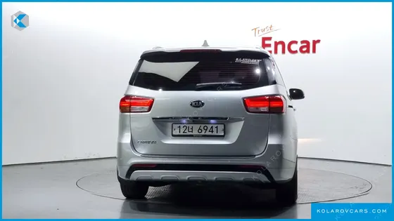 KIA CARNIVAL 9-SEATER LUXURY