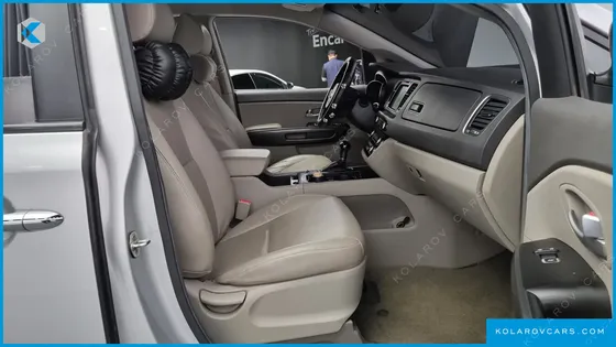 KIA CARNIVAL 9-SEATER LUXURY