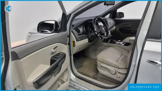 KIA CARNIVAL 9-SEATER LUXURY