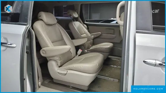 KIA CARNIVAL 9-SEATER LUXURY
