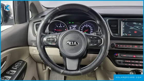 KIA CARNIVAL 9-SEATER LUXURY