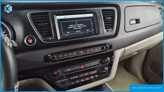 KIA CARNIVAL 9-SEATER LUXURY