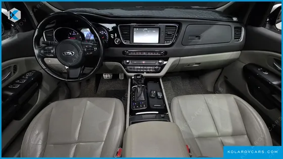 KIA CARNIVAL 9-SEATER NOBLESSE