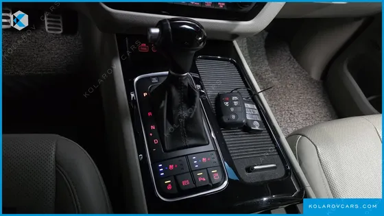 KIA CARNIVAL 9-SEATER NOBLESSE