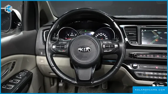 KIA CARNIVAL 9-SEATER NOBLESSE