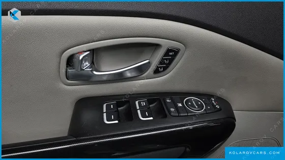 KIA CARNIVAL 9-SEATER NOBLESSE