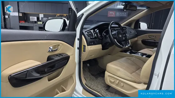KIA CARNIVAL 7-SEATER LIMOUSINE