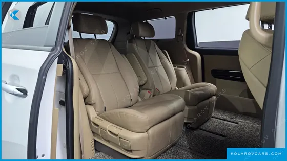 KIA CARNIVAL 7-SEATER LIMOUSINE