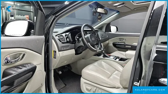 KIA CARNIVAL 9-SEATER NOBLESSE