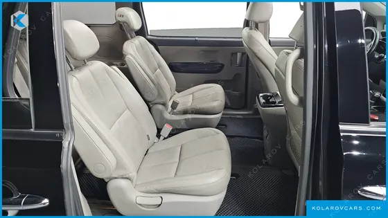 KIA CARNIVAL 9-SEATER NOBLESSE
