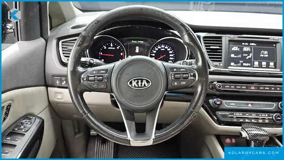 KIA CARNIVAL 9-SEATER NOBLESSE