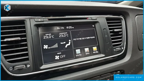 KIA CARNIVAL 9-SEATER NOBLESSE