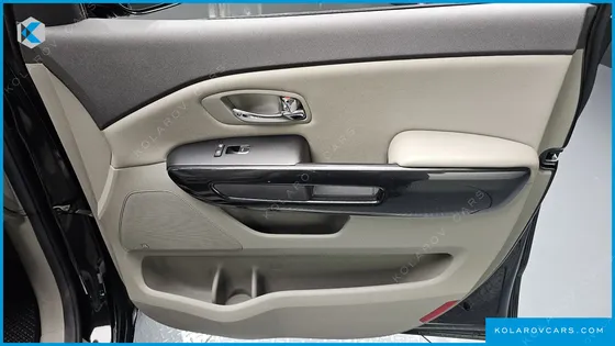 KIA CARNIVAL 9-SEATER NOBLESSE