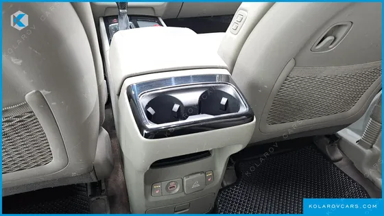 KIA CARNIVAL 9-SEATER NOBLESSE