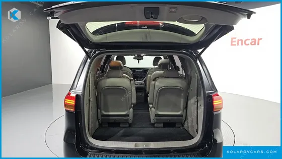 KIA CARNIVAL 9-SEATER NOBLESSE