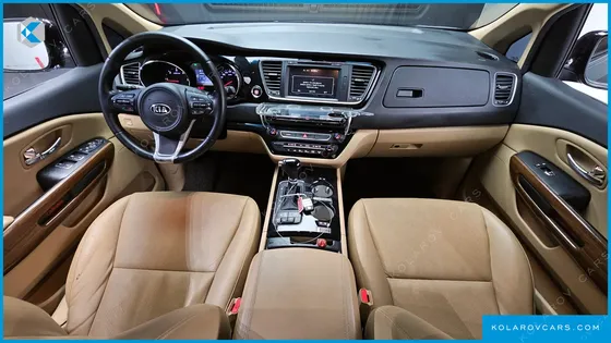 KIA CARNIVAL 9-SEATER HI-LIMOUSINE