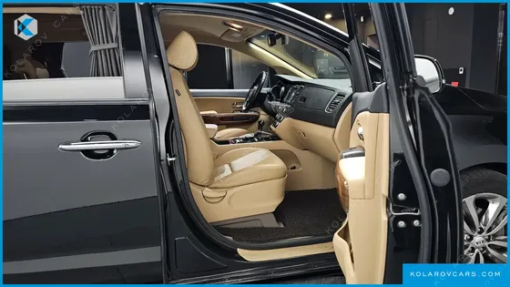 KIA CARNIVAL 9-SEATER HI-LIMOUSINE
