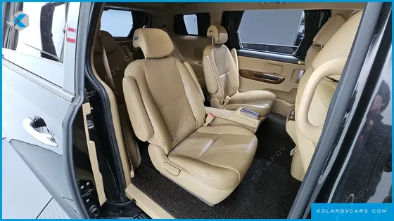 KIA CARNIVAL 9-SEATER HI-LIMOUSINE