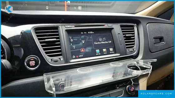 KIA CARNIVAL 9-SEATER HI-LIMOUSINE