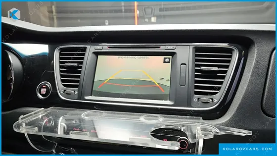 KIA CARNIVAL 9-SEATER HI-LIMOUSINE