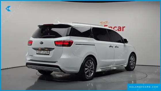 KIA CARNIVAL 9-SEATER NOBLESSE