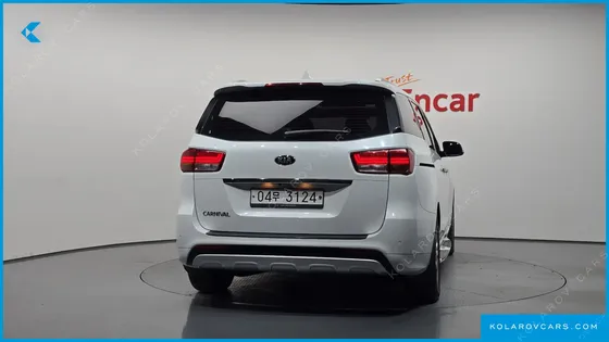 KIA CARNIVAL 9-SEATER NOBLESSE