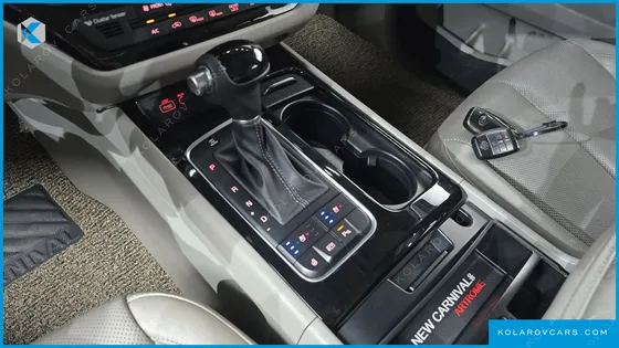 KIA CARNIVAL 9-SEATER NOBLESSE