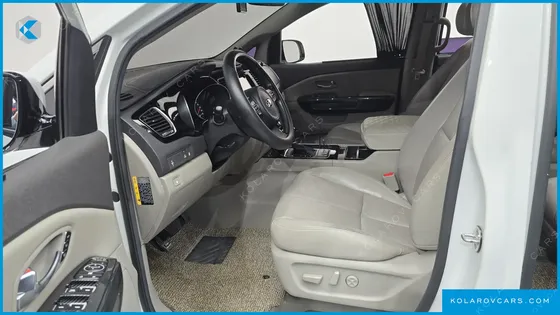 KIA CARNIVAL 9-SEATER NOBLESSE