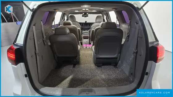 KIA CARNIVAL 9-SEATER NOBLESSE