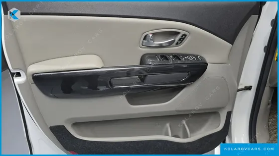KIA CARNIVAL 9-SEATER NOBLESSE