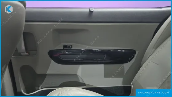 KIA CARNIVAL 9-SEATER NOBLESSE