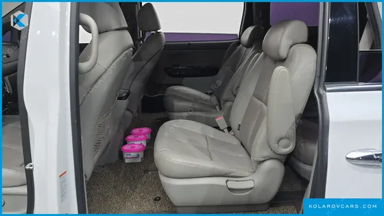 KIA CARNIVAL 9-SEATER NOBLESSE