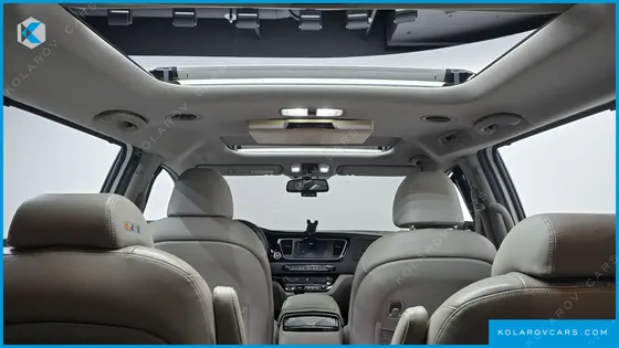 KIA CARNIVAL 9-SEATER NOBLESSE