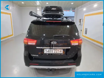 KIA CARNIVAL 9-SEATER NOBLESSE