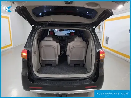 KIA CARNIVAL 9-SEATER NOBLESSE