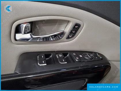 KIA CARNIVAL 9-SEATER NOBLESSE