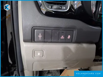 KIA CARNIVAL 9-SEATER NOBLESSE