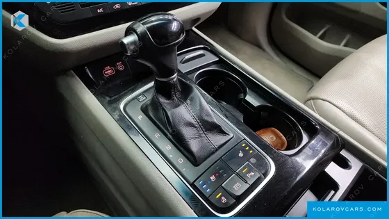 KIA CARNIVAL 11-SEATER PRESTIGE