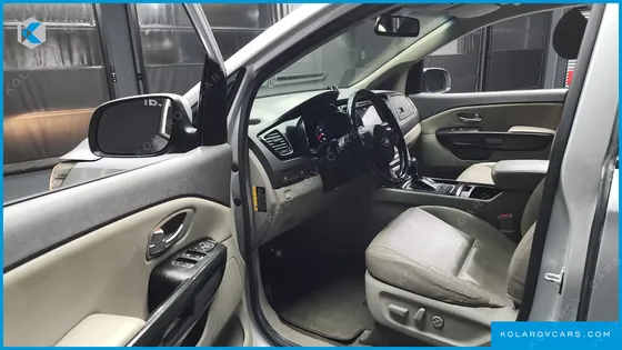 KIA CARNIVAL 11-SEATER PRESTIGE