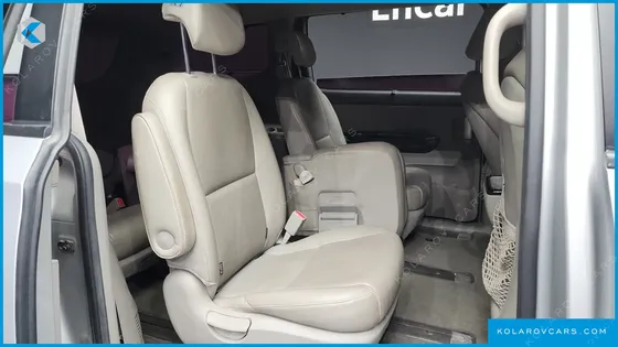 KIA CARNIVAL 11-SEATER PRESTIGE