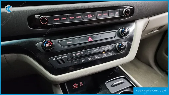 KIA CARNIVAL 11-SEATER PRESTIGE