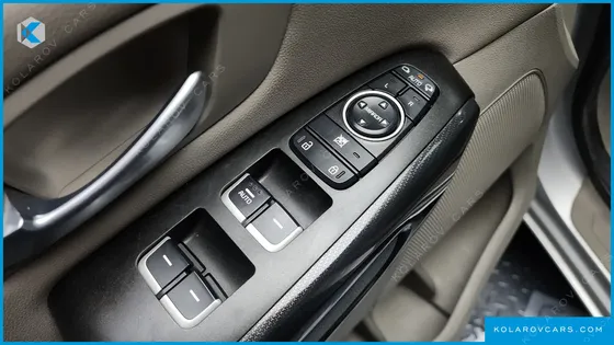 KIA CARNIVAL 11-SEATER PRESTIGE