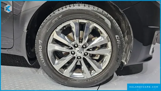 KIA CARNIVAL 9-SEATER PRESTIGE