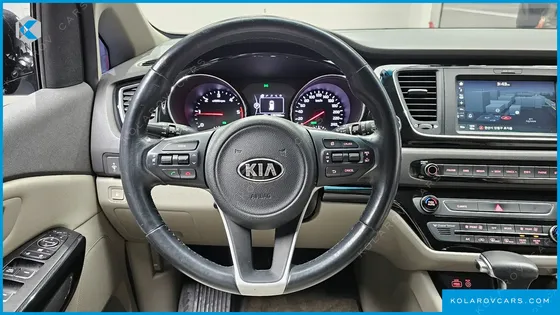 KIA CARNIVAL 9-SEATER PRESTIGE