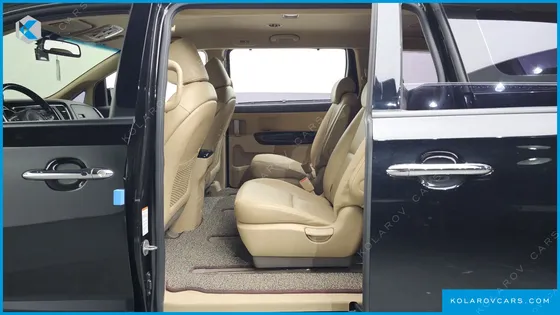 KIA CARNIVAL 9-SEATER PRESTIGE
