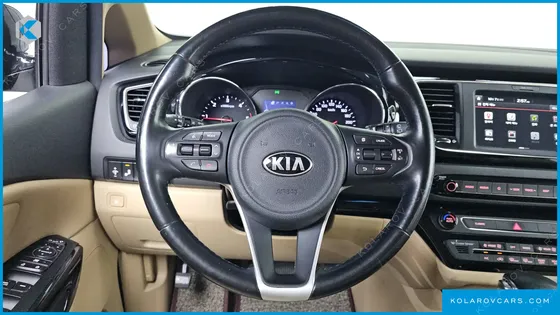KIA CARNIVAL 9-SEATER PRESTIGE