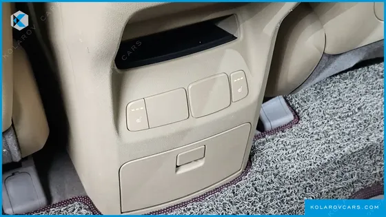 KIA CARNIVAL 9-SEATER PRESTIGE