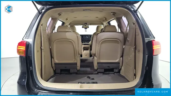 KIA CARNIVAL 9-SEATER PRESTIGE