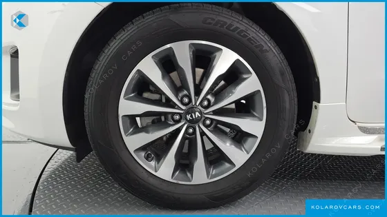 KIA CARNIVAL 11-SEATER PRESTIGE
